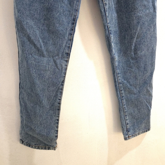 Refuge Denim | Blue Denim Mom Jeans Acid Wash - Picture 4 of 11
